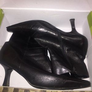 Women’s “ Etienne Aigner” BOOTS